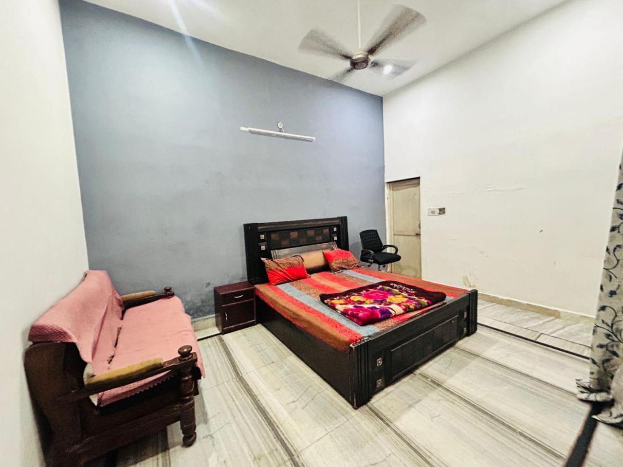 Agrawal Inn Guest House Mathura Exteriör bild
