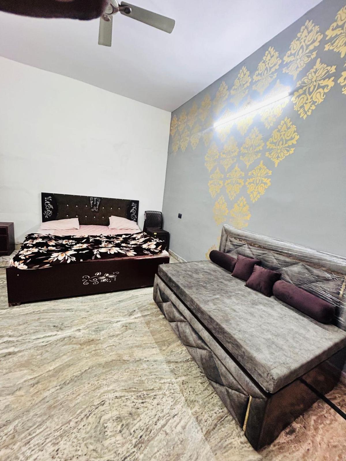 Agrawal Inn Guest House Mathura Exteriör bild