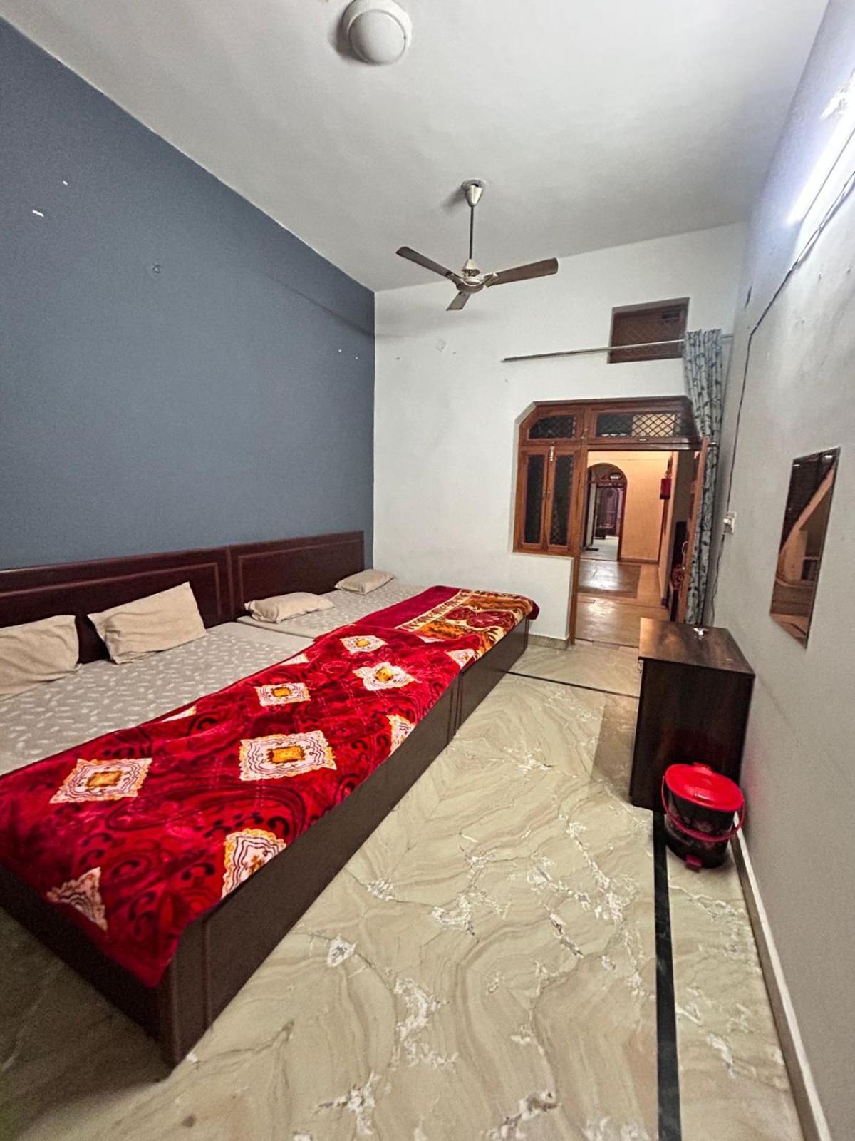 Agrawal Inn Guest House Mathura Exteriör bild