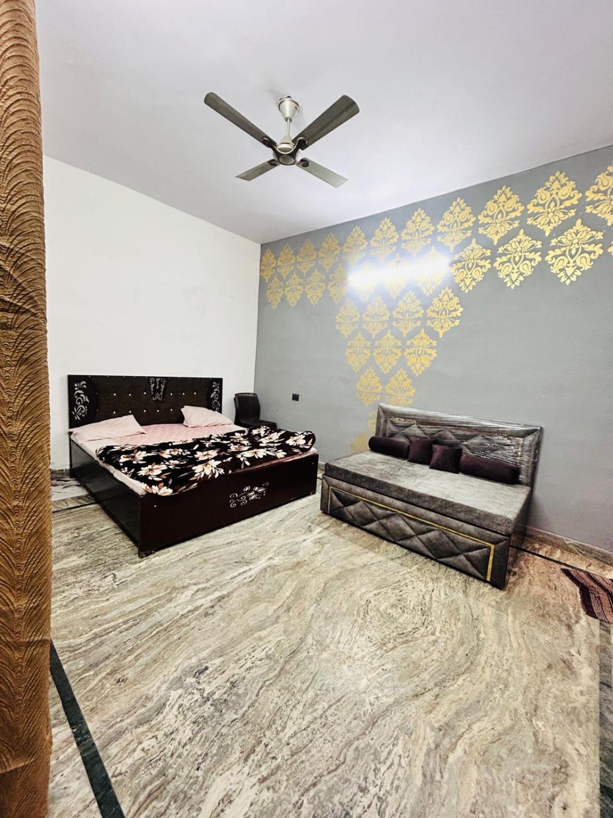 Agrawal Inn Guest House Mathura Exteriör bild